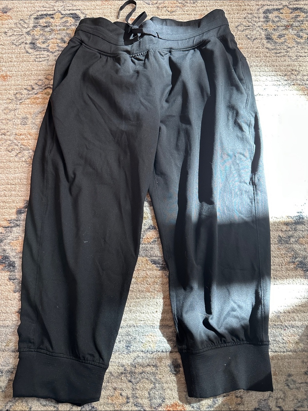 Black cropped Jogger - Comfortable Everyday Wear